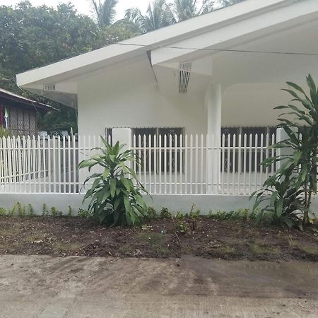 Luna Oslob Travellers Inn Bagian luar foto