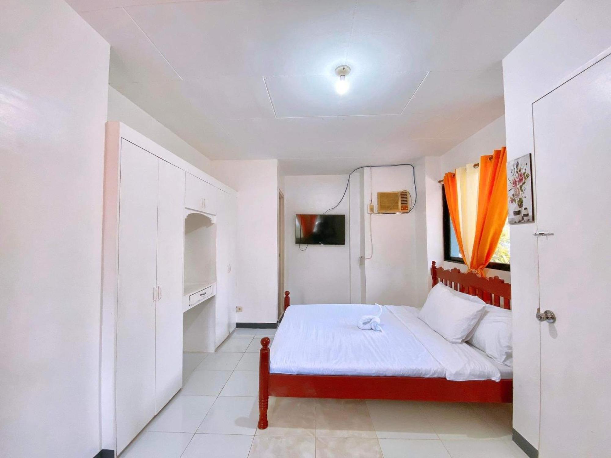 Luna Oslob Travellers Inn Bagian luar foto