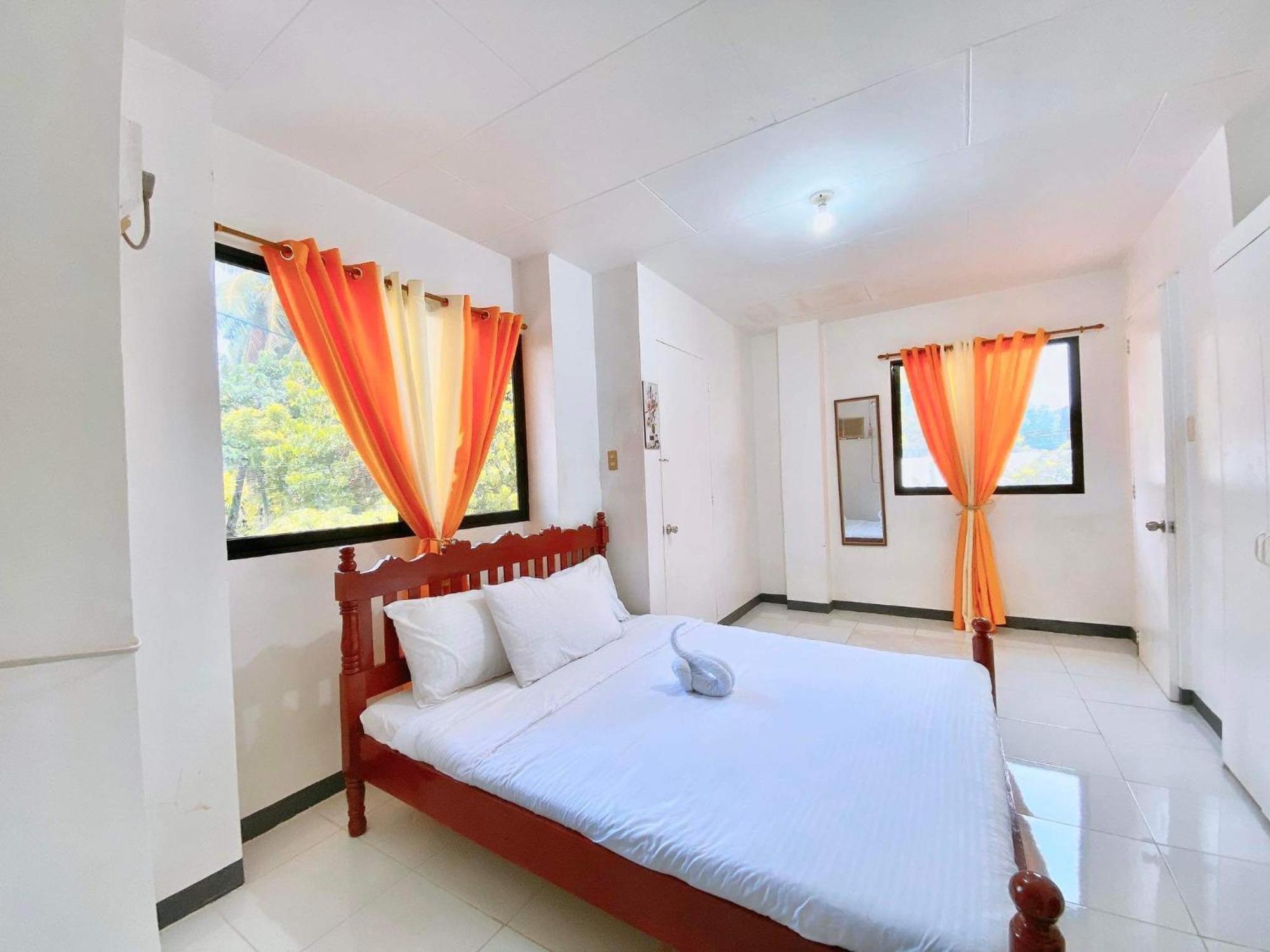 Luna Oslob Travellers Inn Bagian luar foto