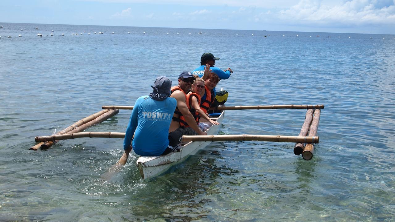 Luna Oslob Travellers Inn Bagian luar foto