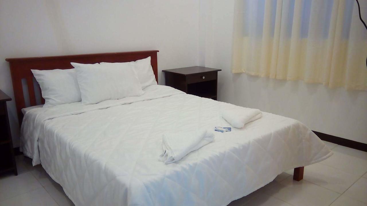 Luna Oslob Travellers Inn Bagian luar foto